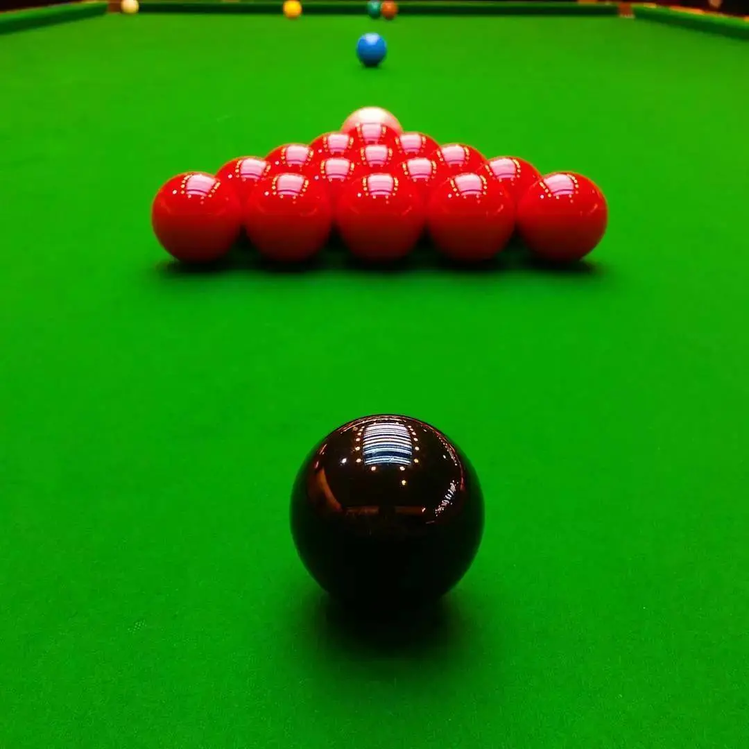 侯赛因·瓦菲VS马克·乔伊斯:2023北爱尔兰公开赛首轮精彩回顾与深度解读!